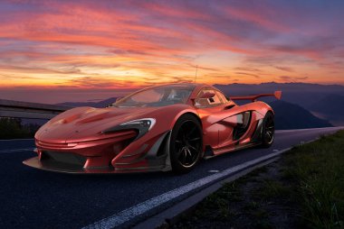 McLaren P1 GTR ve McLaren asfalt yolda 