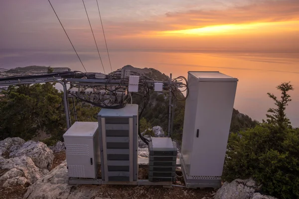 Estação Base Telefonia Móvel Localizada Montanha Acima Mar Egeu — Fotografia de Stock