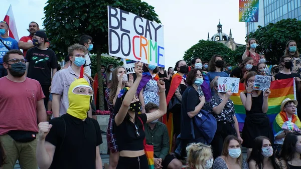 Katowice Polen Augustus 2020 Lgbt Gelijkheidsmars Jongeren Met Regenboogkleding Vechten — Stockfoto