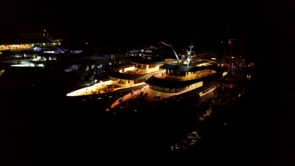 Yacht Lusso Porto Nel Paese Mediterraneo Europa Vista Aerea Notturna — Video Stock