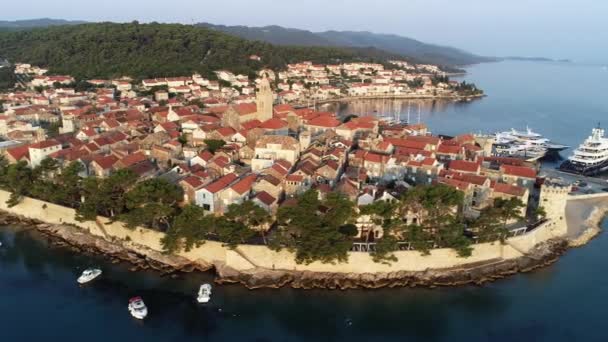 Letecký Pohled Slavný Chorvatský Ostrov Korčula Středomořskou Architekturou Marina Luxusní — Stock video