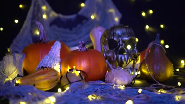 Halloween Pompoen Een Griezelige Herfst Landschap Nachts Pompoenen Eng Masker — Stockvideo