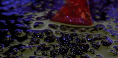 Boğaz böğürtleni reçeli ile kaplanmış. Zavidovici, Bosna-Hersek.