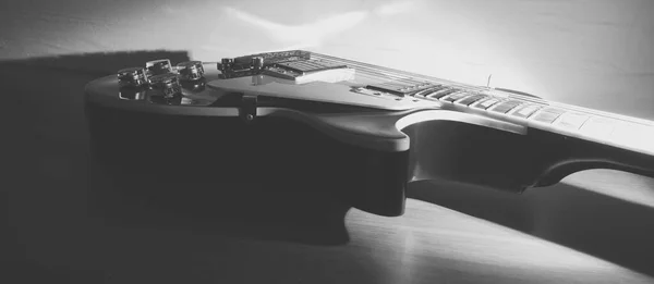 Elektro Gitar Siyah Beyaz — Stok fotoğraf