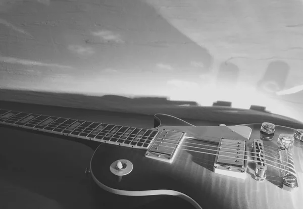Guitarra Eléctrica Blanco Negro —  Fotos de Stock