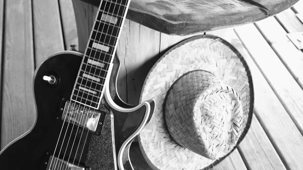 Guitarra Elétrica Nas Placas Madeira Com Espaço Cópia Preto Branco — Fotografia de Stock