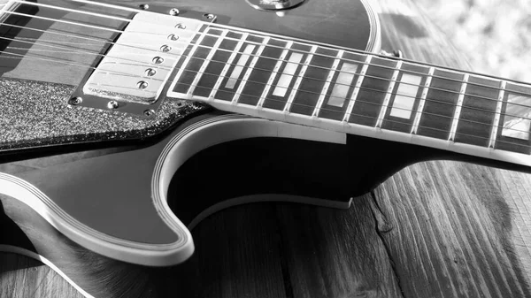 Electric Guitar Wooden Boards Copy Space Black White — Stock Photo, Image