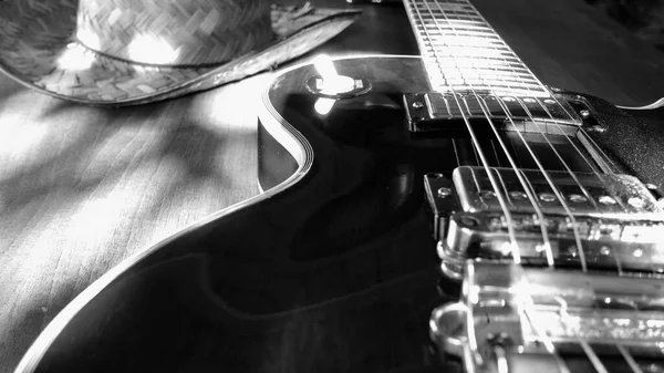 Guitarra Elétrica Nas Placas Madeira Com Espaço Cópia Preto Branco — Fotografia de Stock