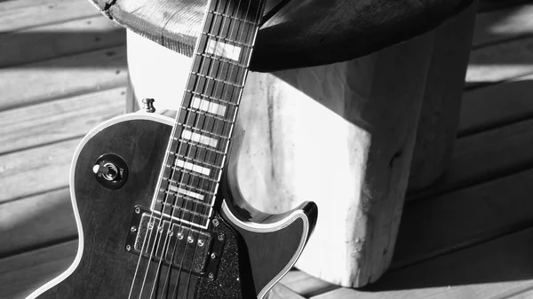 Guitare Électrique Sur Les Planches Bois Avec Espace Copie Noir — Photo