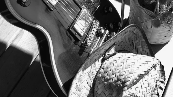 Guitare Électrique Sur Les Planches Bois Noir Blanc — Photo