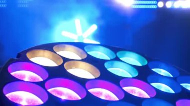 Gösteri için profesyonel sahne ışıklandırması 