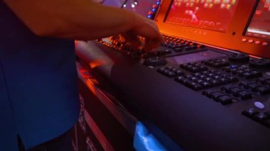 Gösteri için profesyonel sahne ışıklandırması 