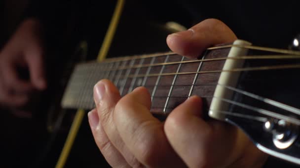 Músico Tocando Guitarra Estúdio — Vídeo de Stock