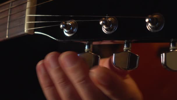 Músico Tocando Guitarra Estudio — Vídeos de Stock