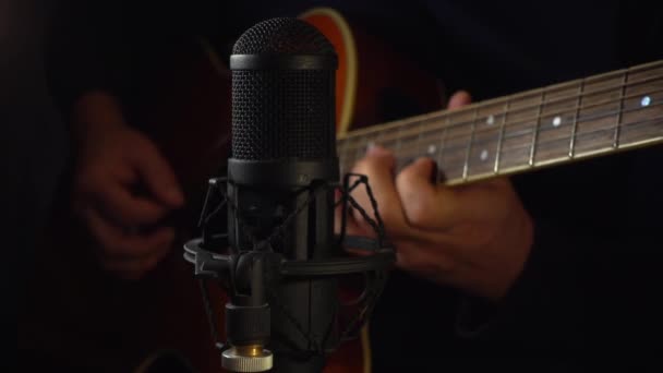 Musicien Jouant Guitare Studio Près Microphone — Video