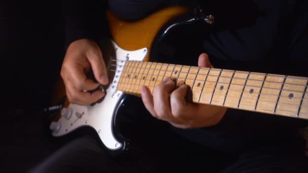 Musisi Bermain Gitar Studio — Stok Video