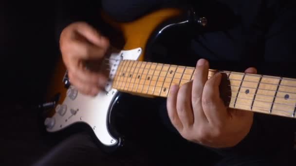 Músico Tocando Guitarra Estúdio — Vídeo de Stock