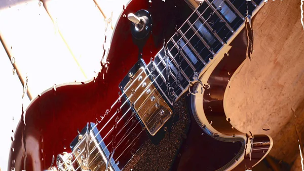 Guitarra Eléctrica Tablero Madera Detrás Del Vidrio Con Gotas Agua —  Fotos de Stock