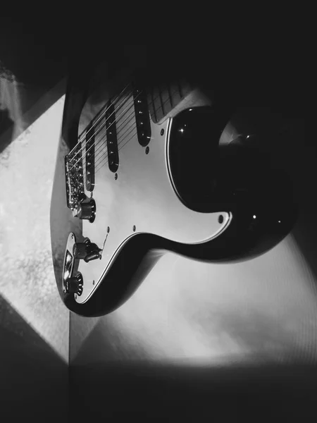 Guitarra Elétrica Fundo Escuro Espaço Cópia — Fotografia de Stock