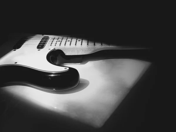 Elektrická Kytara Tmavé Pozadí — Stock fotografie