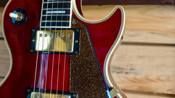 Guitarra Eléctrica Las Tablas Madera Primer Plano Espacio Copia — Foto de Stock