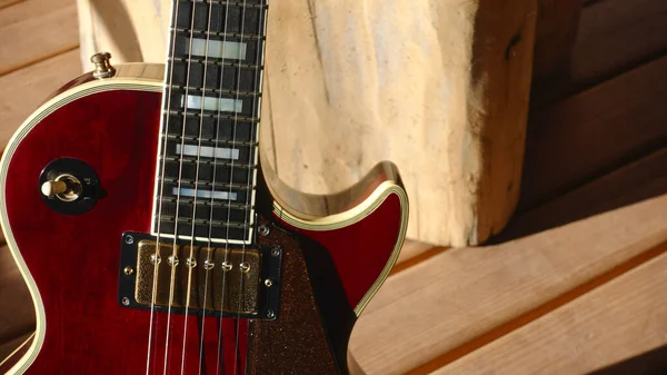 Guitarra Elétrica Nas Tábuas Madeira Fechar Espaço Cópia — Fotografia de Stock