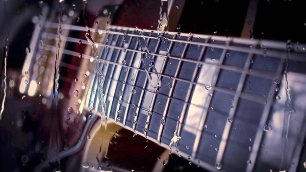 Musiker Spielt Gitarre Studio Der Nähe Des Mikrofons Hinter Dem — Stockfoto
