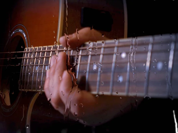 Musician Plays Guitar Studio Microphone Glass Water Drops — Stock Photo, Image