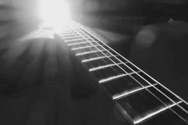 Primer Plano Guitarra Acústica Blanco Negro —  Fotos de Stock