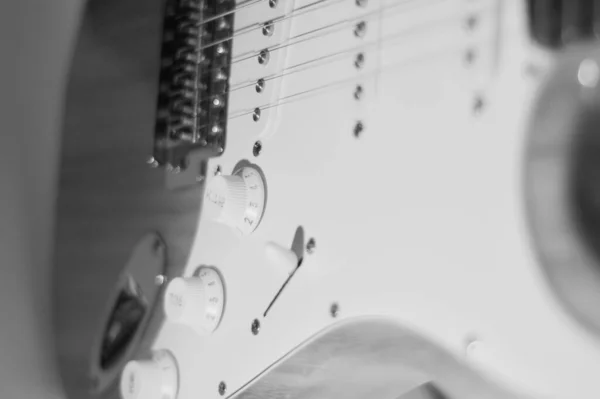 Closeup Guitarra Elétrica Preto Branco — Fotografia de Stock