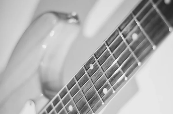Closeup Guitarra Elétrica Preto Branco — Fotografia de Stock