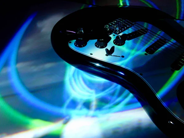 Gitara Elektryczna Świetle Sceny Przestrzeń Kopiowania — Zdjęcie stockowe