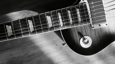 Elektro gitar kapanışı. siyah ve beyaz
