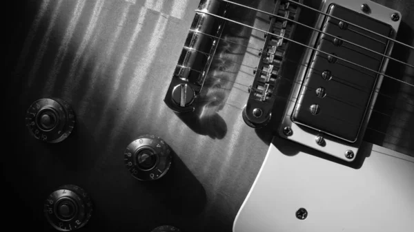 Primer Plano Guitarra Eléctrica Blanco Negro —  Fotos de Stock