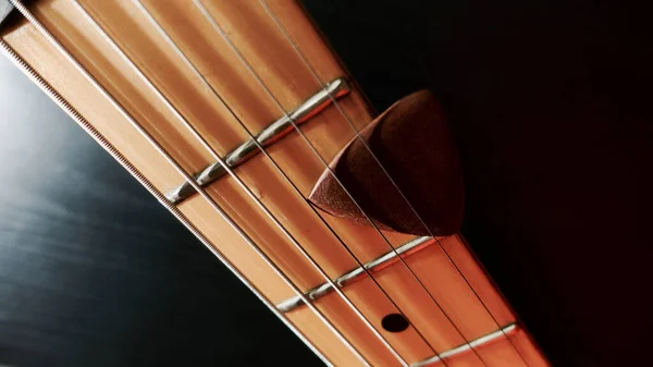 Elektryczna Szyja Gitary Zbliżenie Główki Tło Koloru — Zdjęcie stockowe