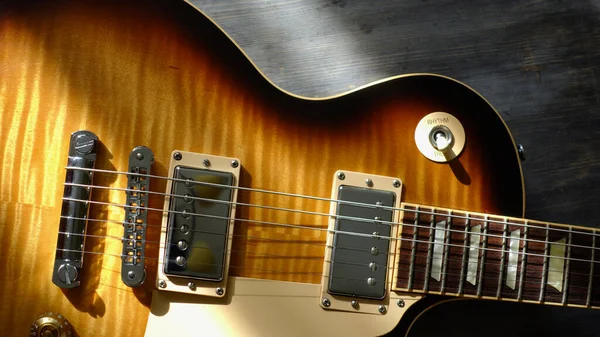 Elektro gitar kapanışı. Boşluğu kopyala