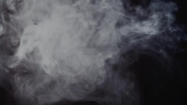 Mieszanie Chmury Dymu Papierosowego Tak Ciemne Tło — Wideo stockowe