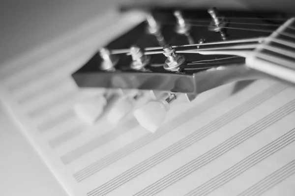 Guitarra Vintage Notas Primer Plano Blanco Negro — Foto de Stock