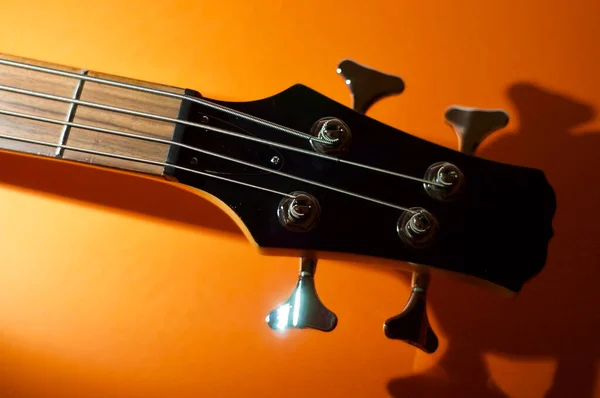 Bass Gitarr Headstock Närbild Kopieringsutrymme — Stockfoto
