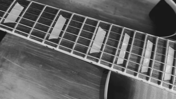 Elektro Gitar Kapanışı Siyah Beyaz — Stok fotoğraf