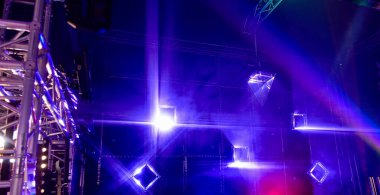 DJ müzik çalar. ses karıştırma konsolu