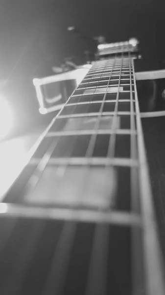 Vintage Closeup Guitarra Elétrica Preto Branco — Fotografia de Stock