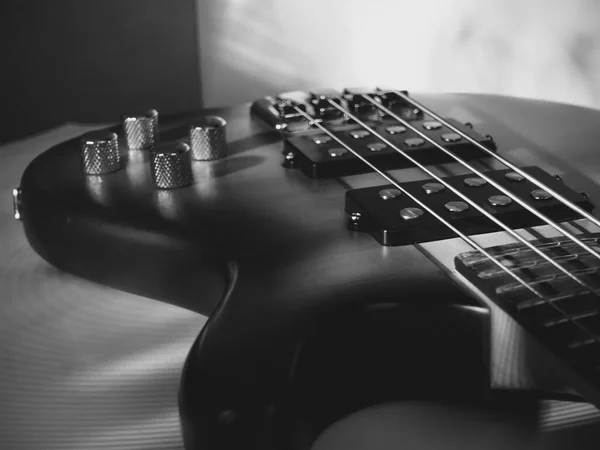 Electric Bass Guitar Headstock Closeup Black White — Stock Photo, Image
