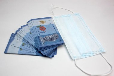 Yüz maskeleri, Malezya 'daki yeni dünya para birimi. Corona Covid-19 krizi yüz maskelerini en çok arzu edilen ve en değerli ekipman haline getirdi..