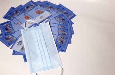 Yüz maskesi, Malezya 'nın yeni dünya para birimi. Corona Covid-19 krizi yüz maskelerini en çok arzu edilen ve en değerli ekipman haline getirdi..