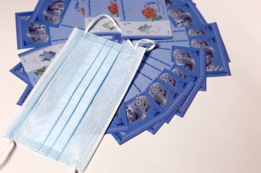 Yüz maskesi, Malezya 'nın yeni dünya para birimi. Corona Covid-19 krizi yüz maskelerini en çok arzu edilen ve en değerli ekipman haline getirdi..
