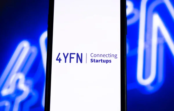 4YFN-Logo auf Smartphone-Bildschirm. — Stockfoto