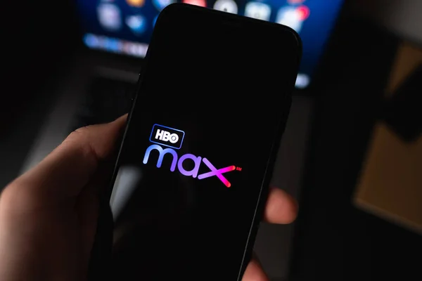 Logotipo máximo da HBO na tela do smartphone . — Fotografia de Stock