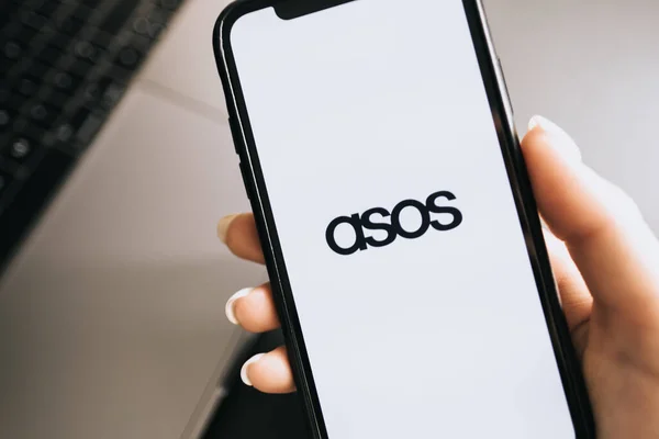 ASOS loja de roupas online . — Fotografia de Stock