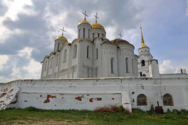 Vladimir, Rusya - 18 Mart 2018: Varsayım Katedrali XII yüzyıl. Beyaz taş mimarisinin seçkin bir anıt. Rusya'nın altın yüzük. UNESCO Dünya Mirası